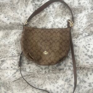 Cutie signature coach bag perfect for the summer!